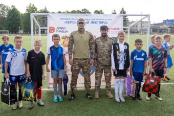 В Твери юные футболисты передали подарки раненым бойцам СВО