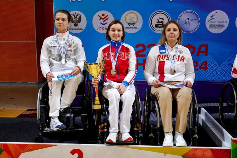 Виктория Бойкова собрала полный комплект наград на чемпионате России по фехтованию на колясках