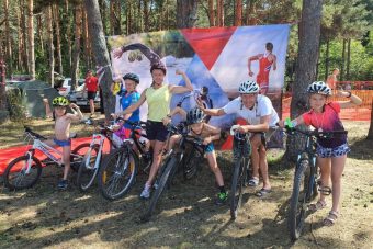 Семья Егоровых установила рекорд первенства Тверской области по кросс-триатлону