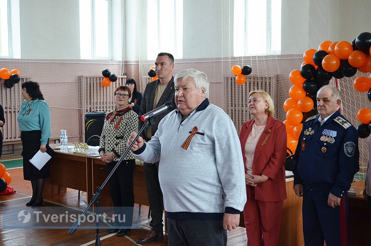 В Тверской области боксеры в честь 80-летия Победы сразились на юбилейном ринге