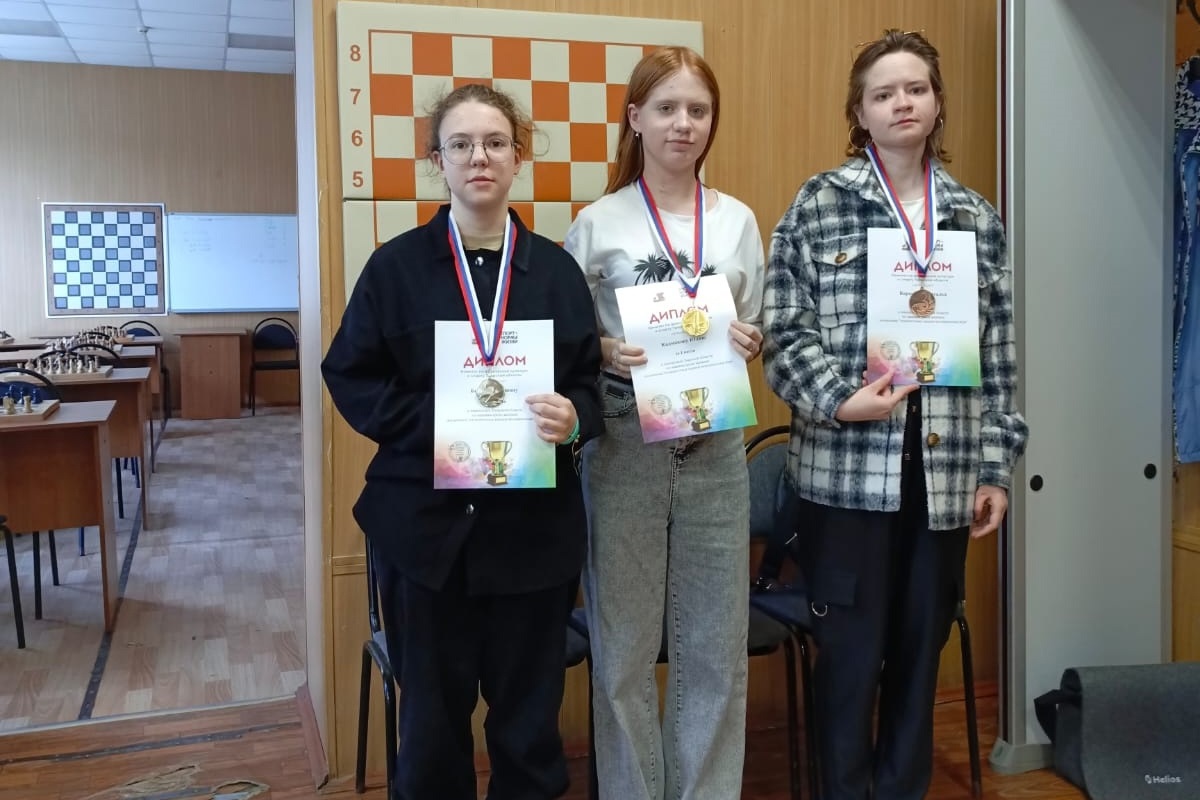 Отец и дочь оформили золотой дубль на чемпионате Тверской области по стоклеточным шашкам