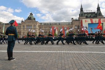 Чемпион Тверской области по вольной борьбе принял участие в Параде Победы