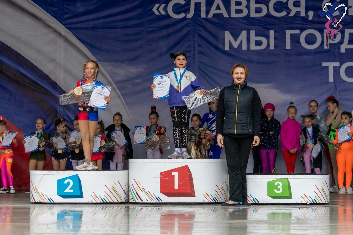 Тверские воздушные гимнастки триумфально выступили в Жуковском
