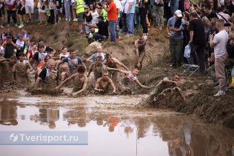 Покорили воду, грязь и гору: опубликован фоторепортаж с гонки супертитанов