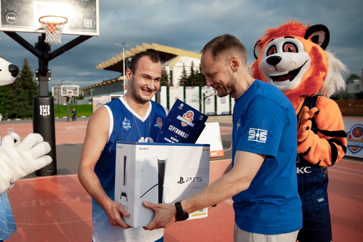 «Тигры» поделили призы фестиваля по баскетболу 1х1 в Твери