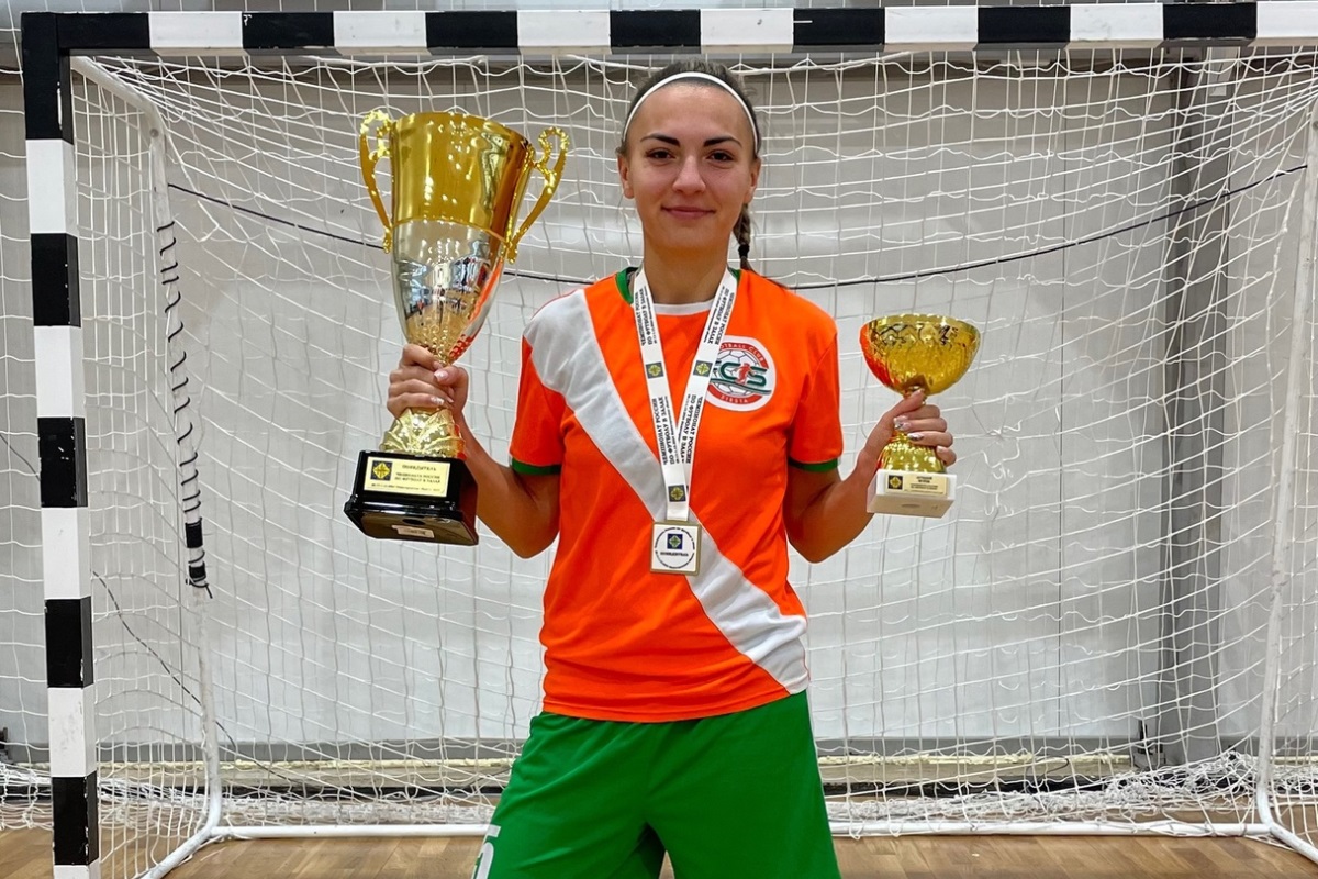 Познакомились на тренировке: известная тверская футболистка вышла замуж