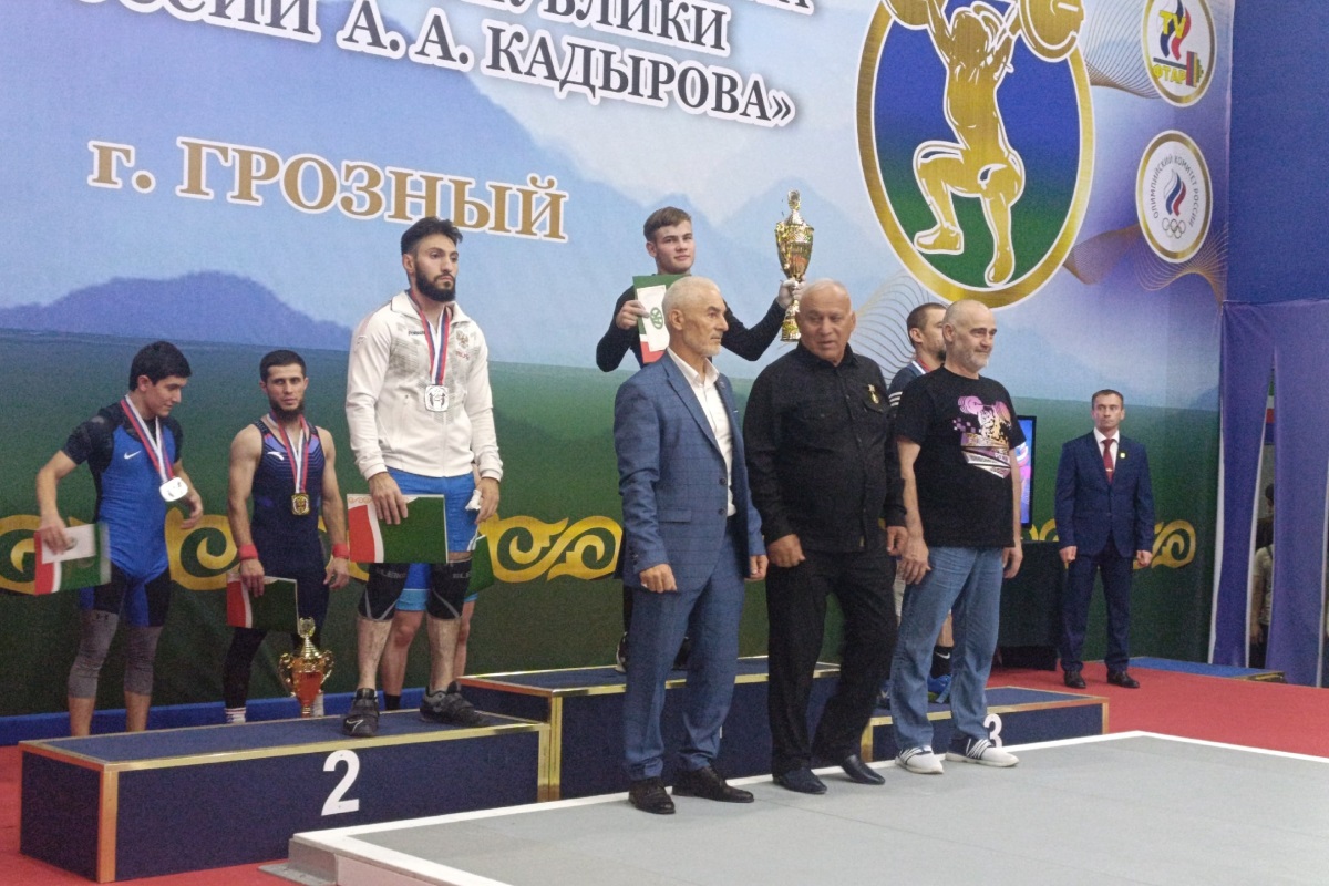 Юные штангисты Тверской области преподнесли сенсацию всероссийских соревнований в Грозном
