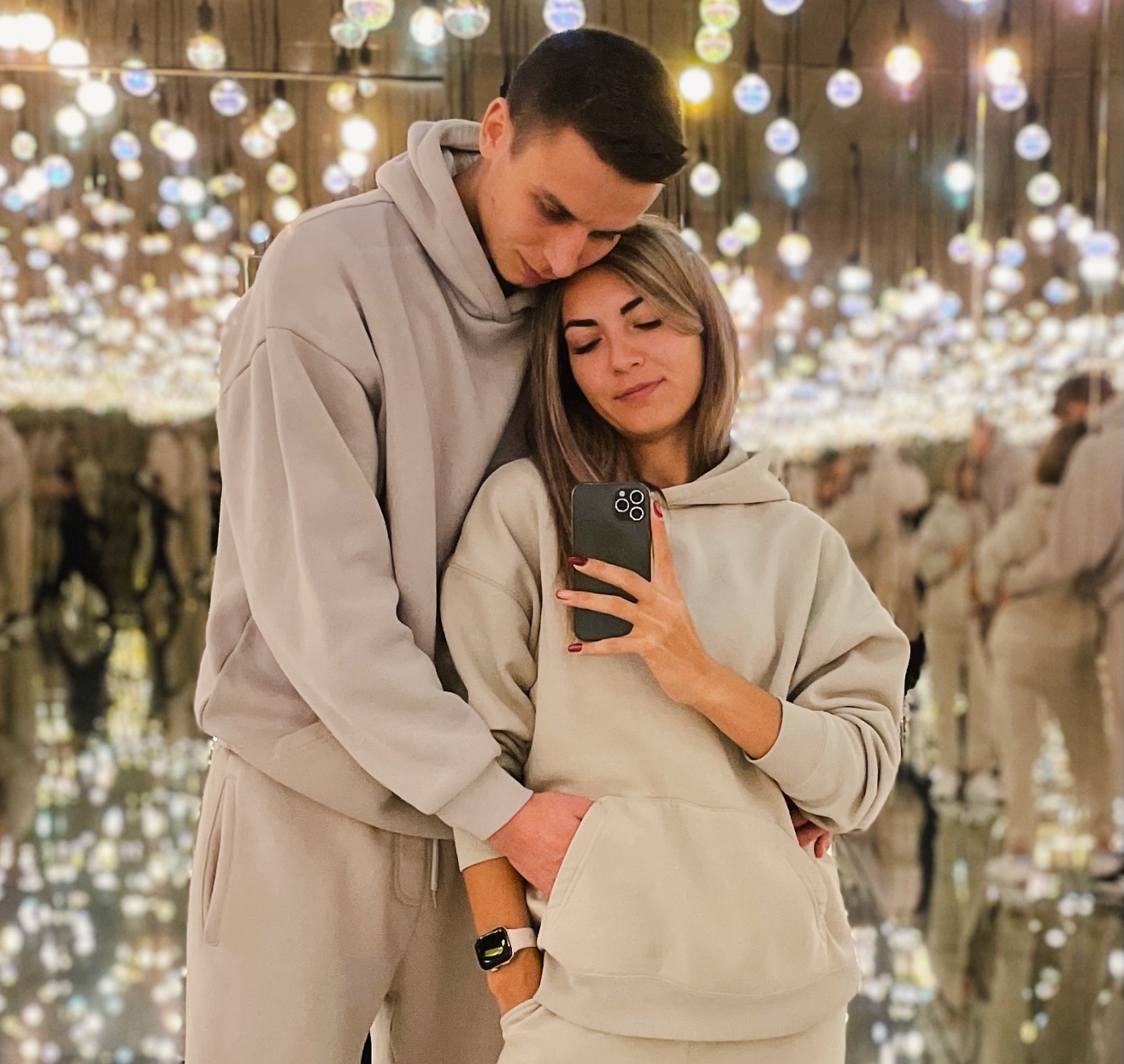 Познакомились на тренировке: известная тверская футболистка вышла замуж