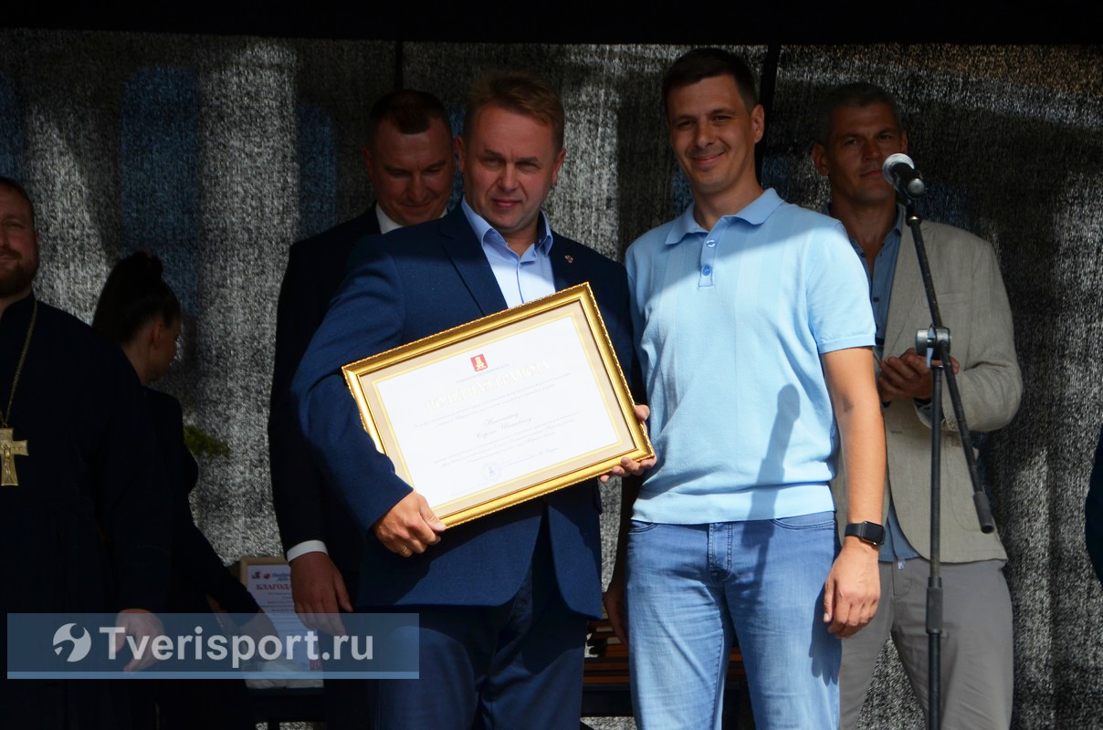 Мальчишки и девчонки, а также их родители, заняться боксом не хотите ли?