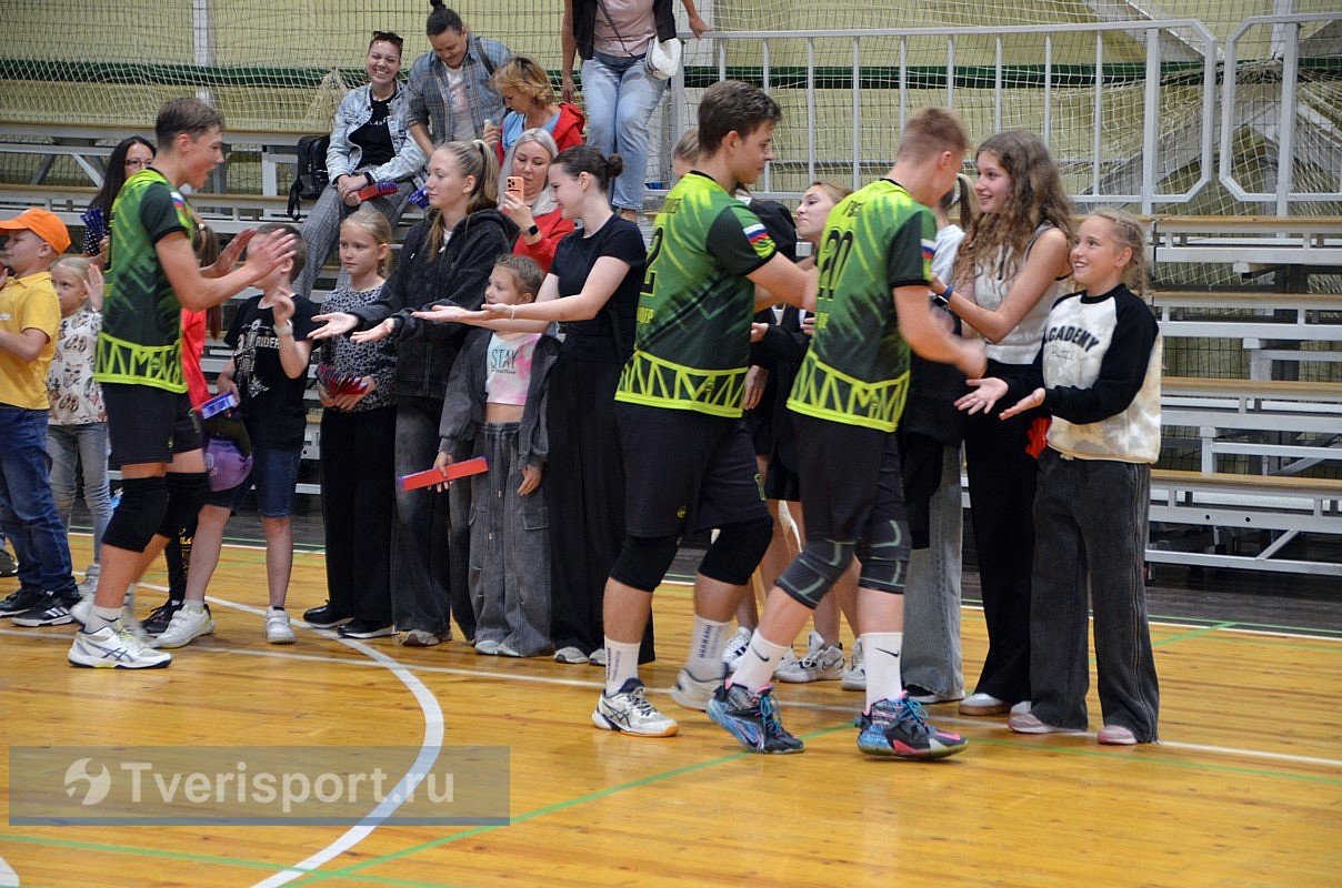В Твери провели волейбольный матч, посвященный Дню солидарности в борьбе с терроризмом