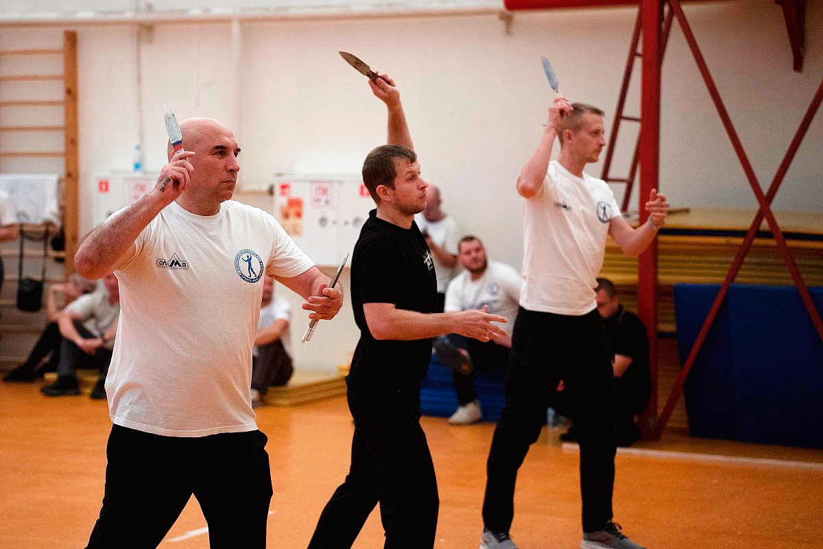 Названы чемпионы и призеры Тверской области по спортивному метанию ножа