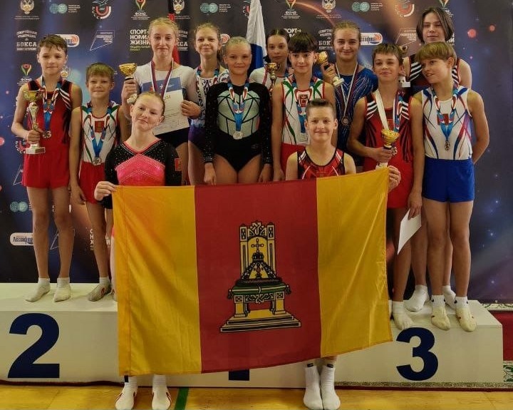 Тверские спортсмены завоевали 11 медалей на всероссийских соревнованиях по прыжкам на батуте