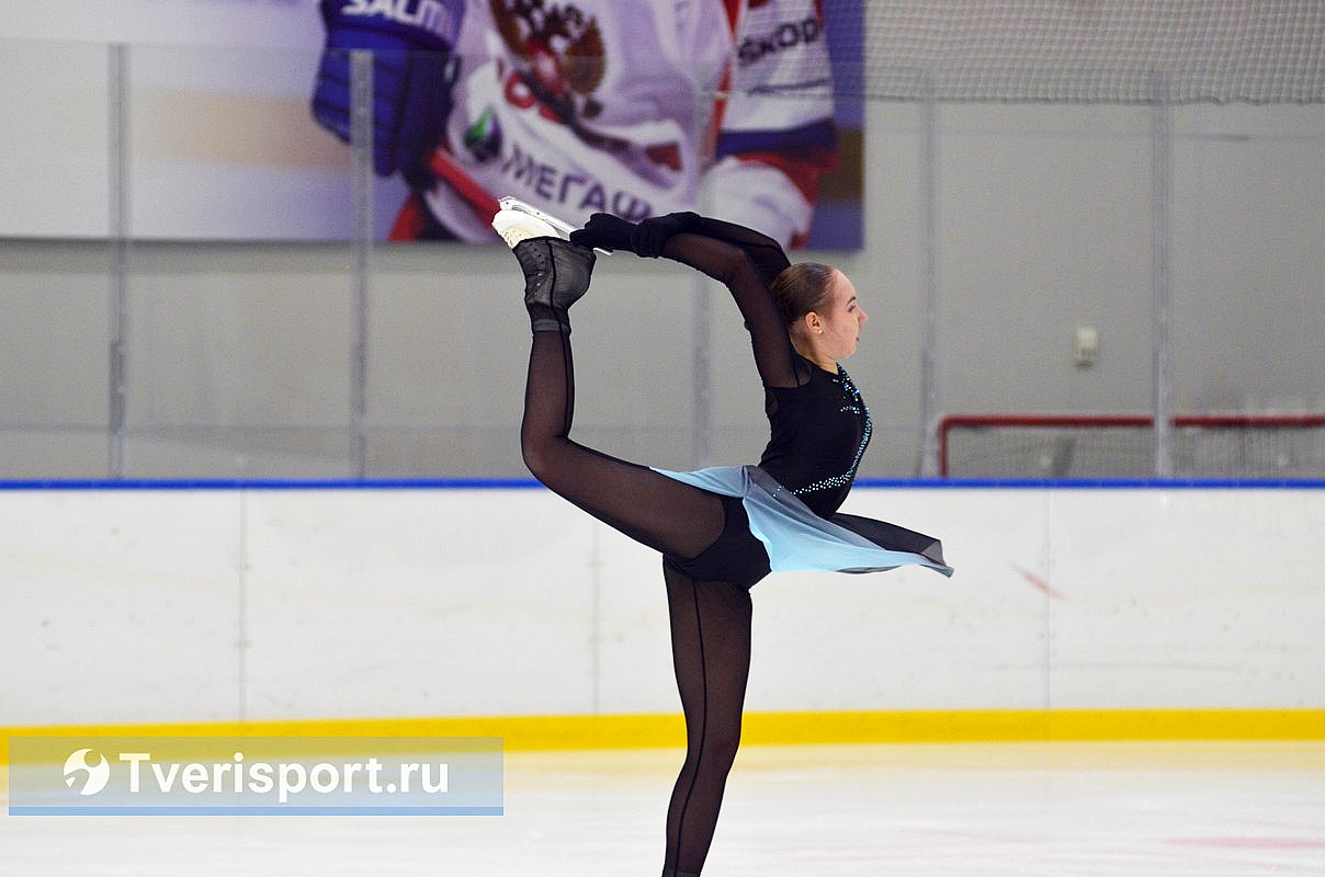 Теплый лед: в селе под Тверью впервые прошли соревнования фигуристов