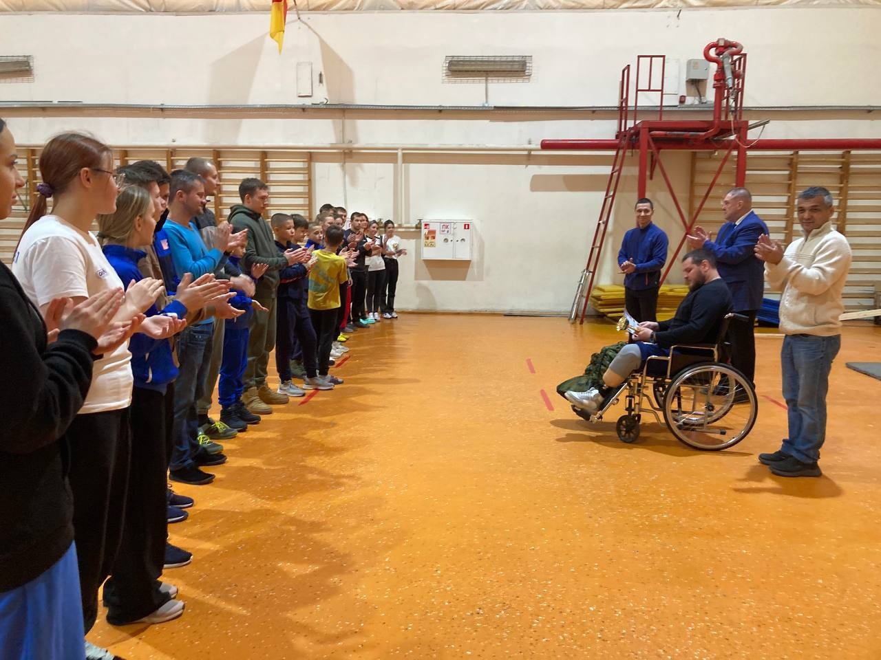 «Спорт мне дает мотивацию жить»: герой СВО после тяжелого ранения стал чемпионом по метанию ножа