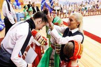 Вице-чемпионка Олимпийских игр наградила гимнасток в Тверской области