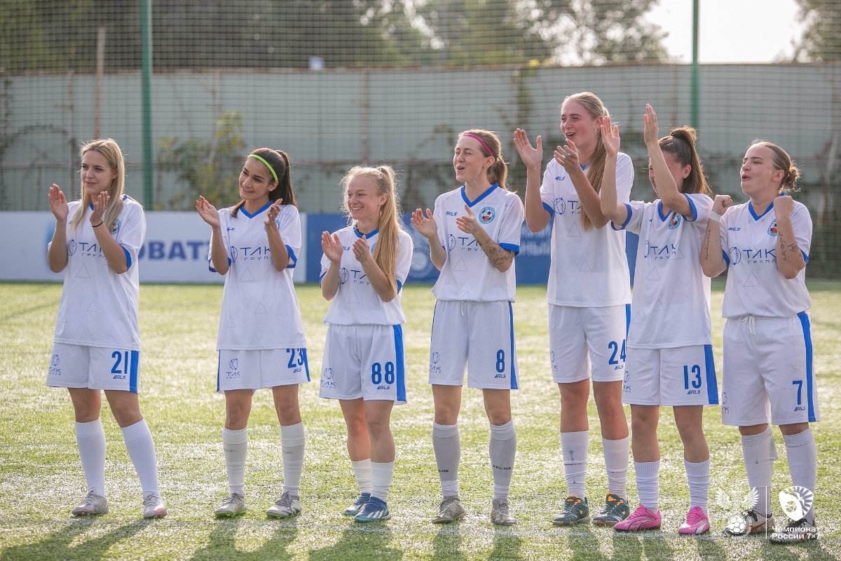 Впервые в истории: футболистки Твери завоевали медали чемпионата России