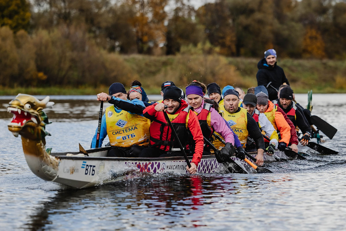 Тверские поклонники гребли закрыли сезон, пройдя под семью мостами