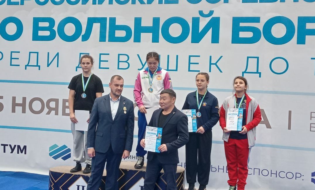 Девушки борцы из Тверской области вошли в состав кадетской сборной России