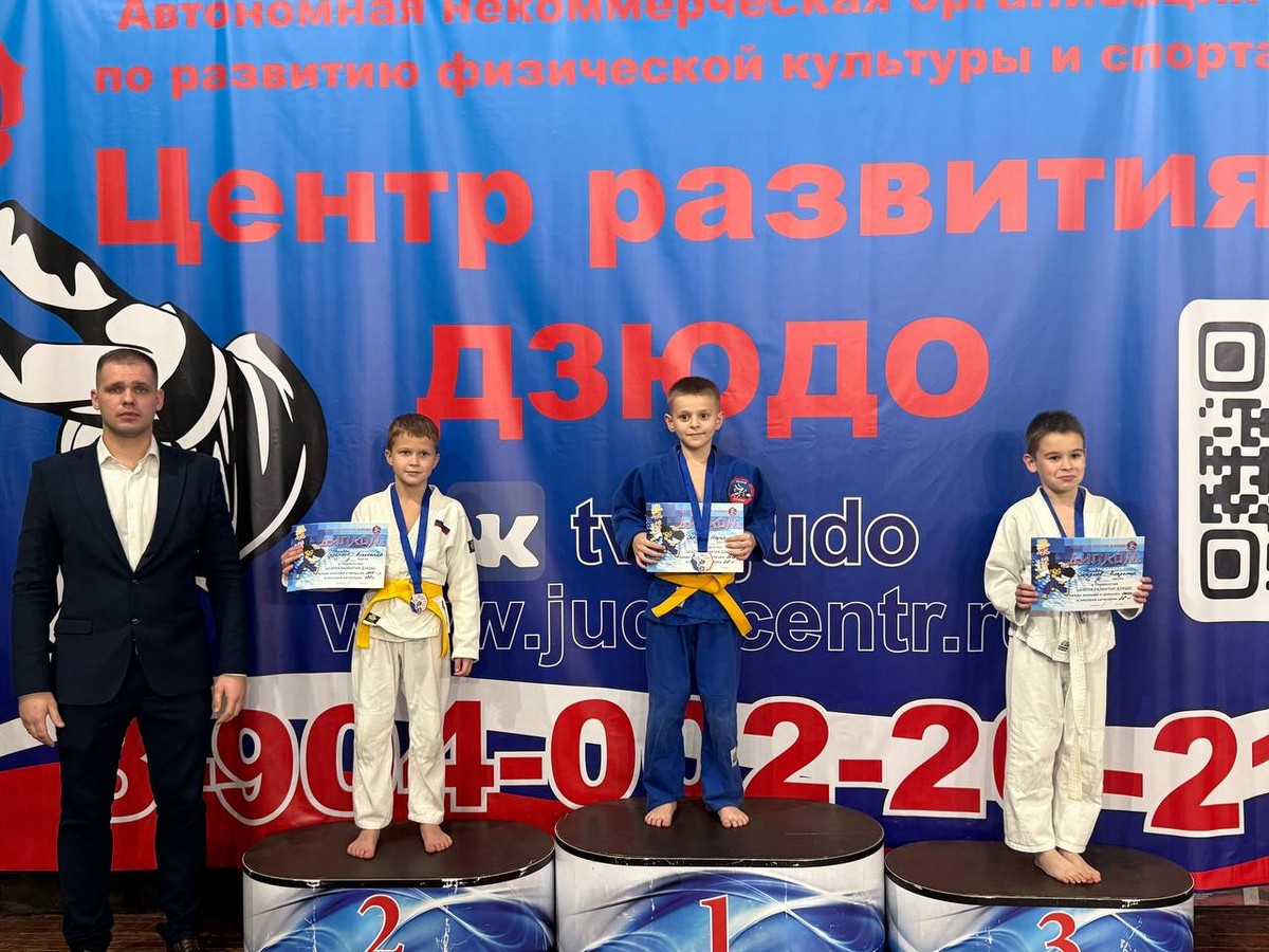 photo_5244994747867270980_y