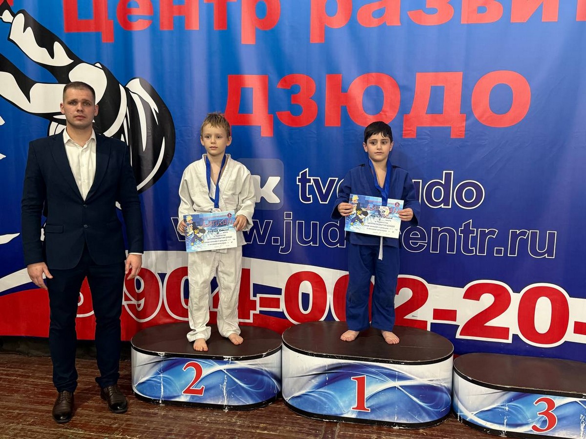 photo_5244994747867270982_y