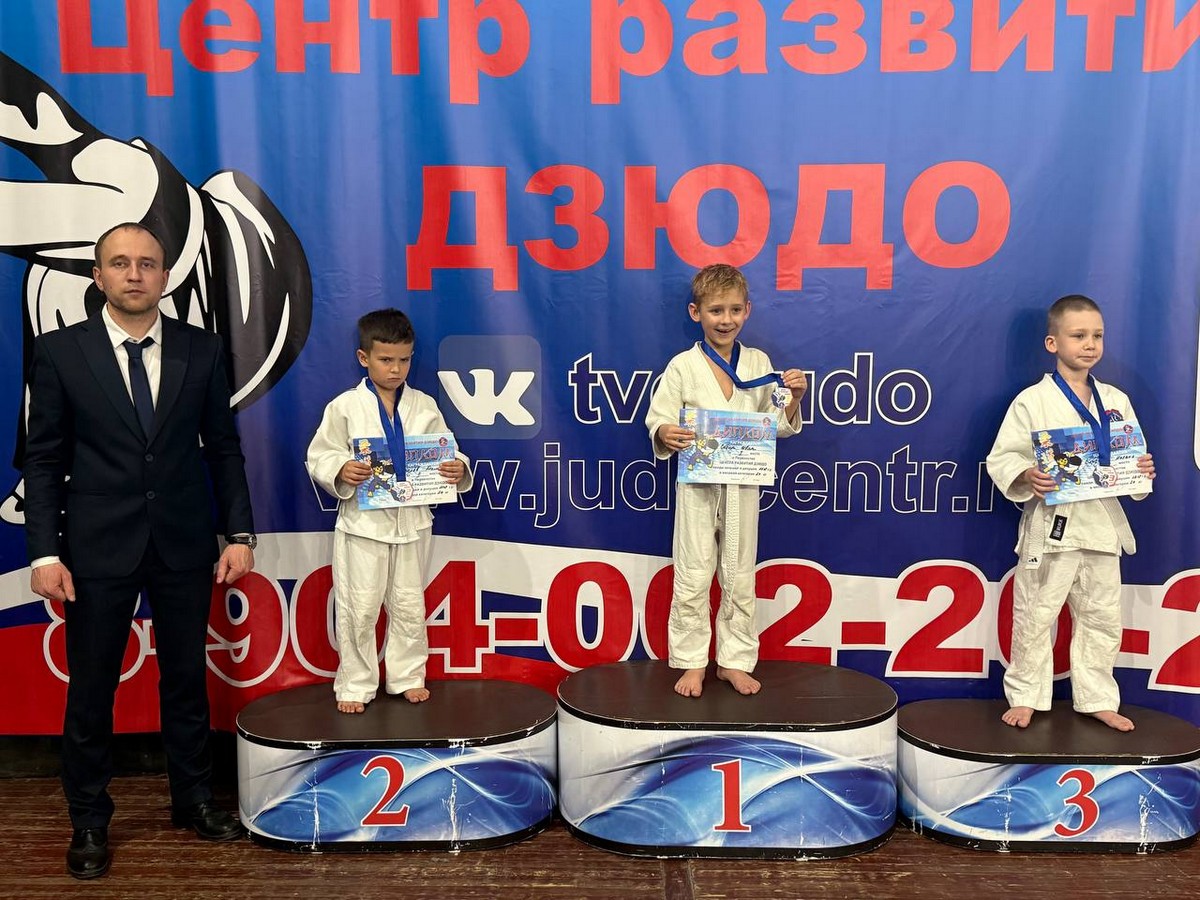 photo_5244994747867270987_y