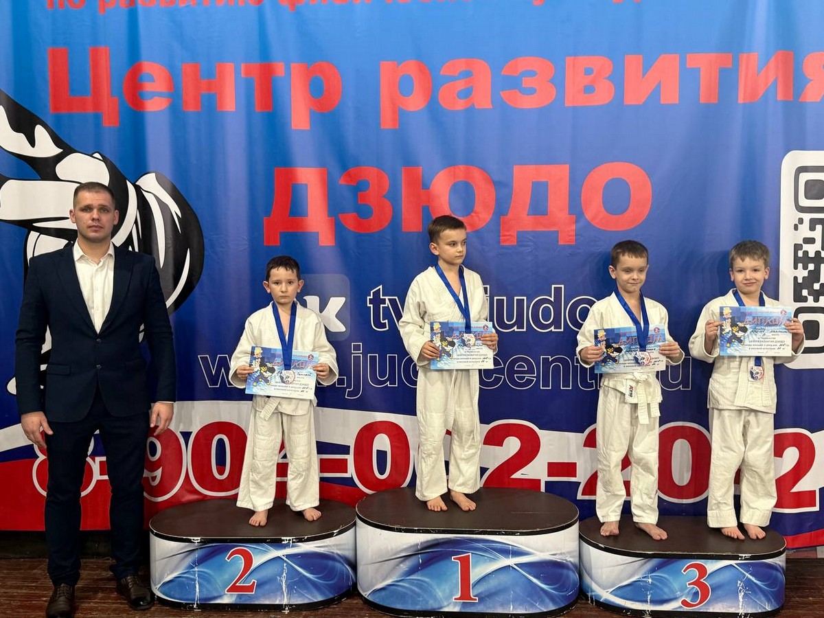 photo_5244994747867270988_y