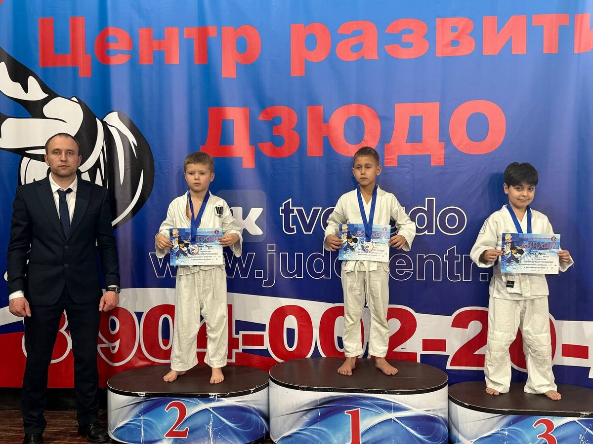 photo_5244994747867270989_y