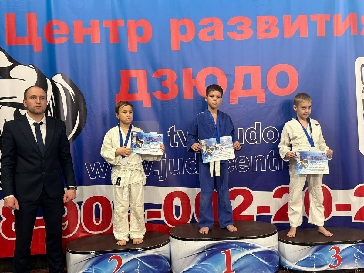 photo_5244994747867270992_y