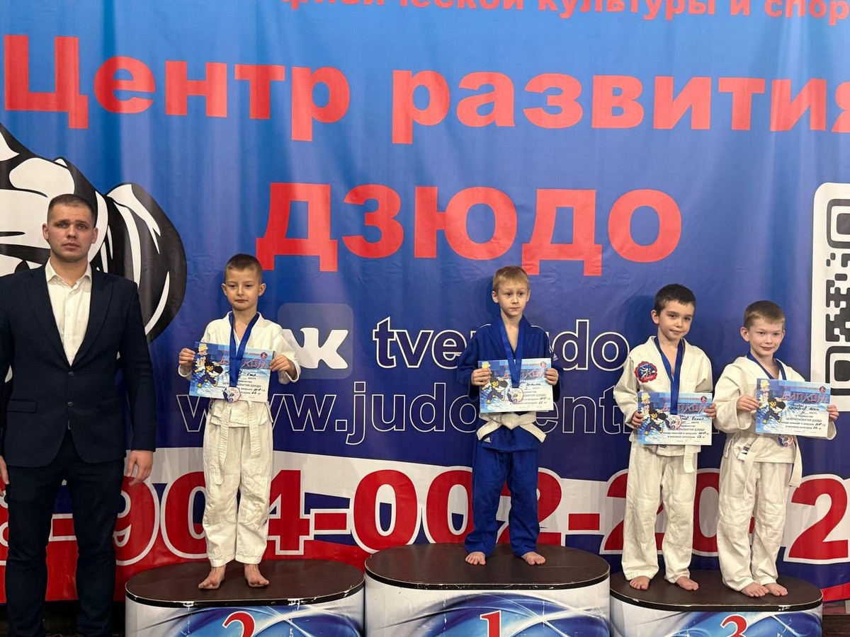 photo_5244994747867270993_y