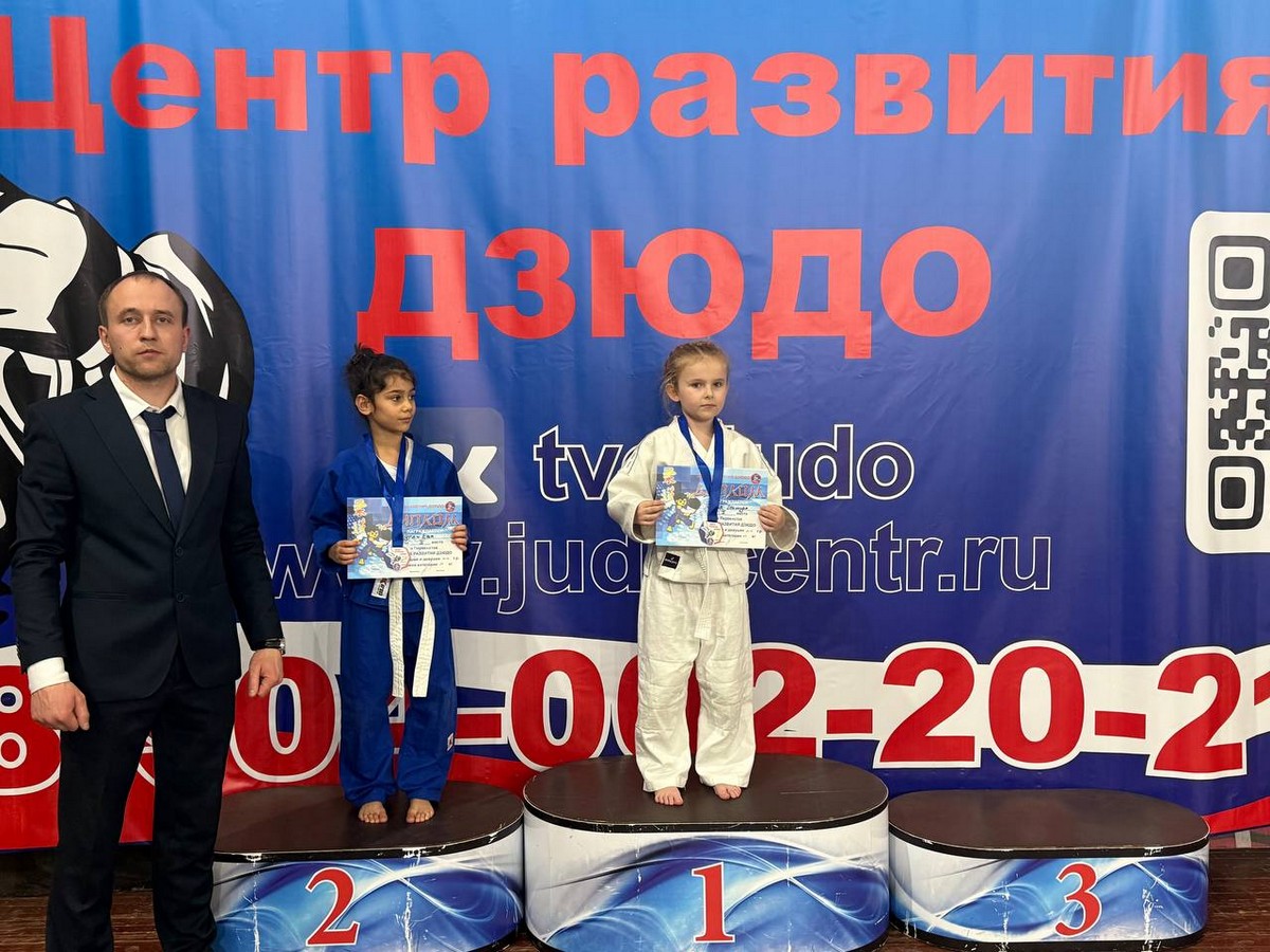 photo_5244994747867270994_y