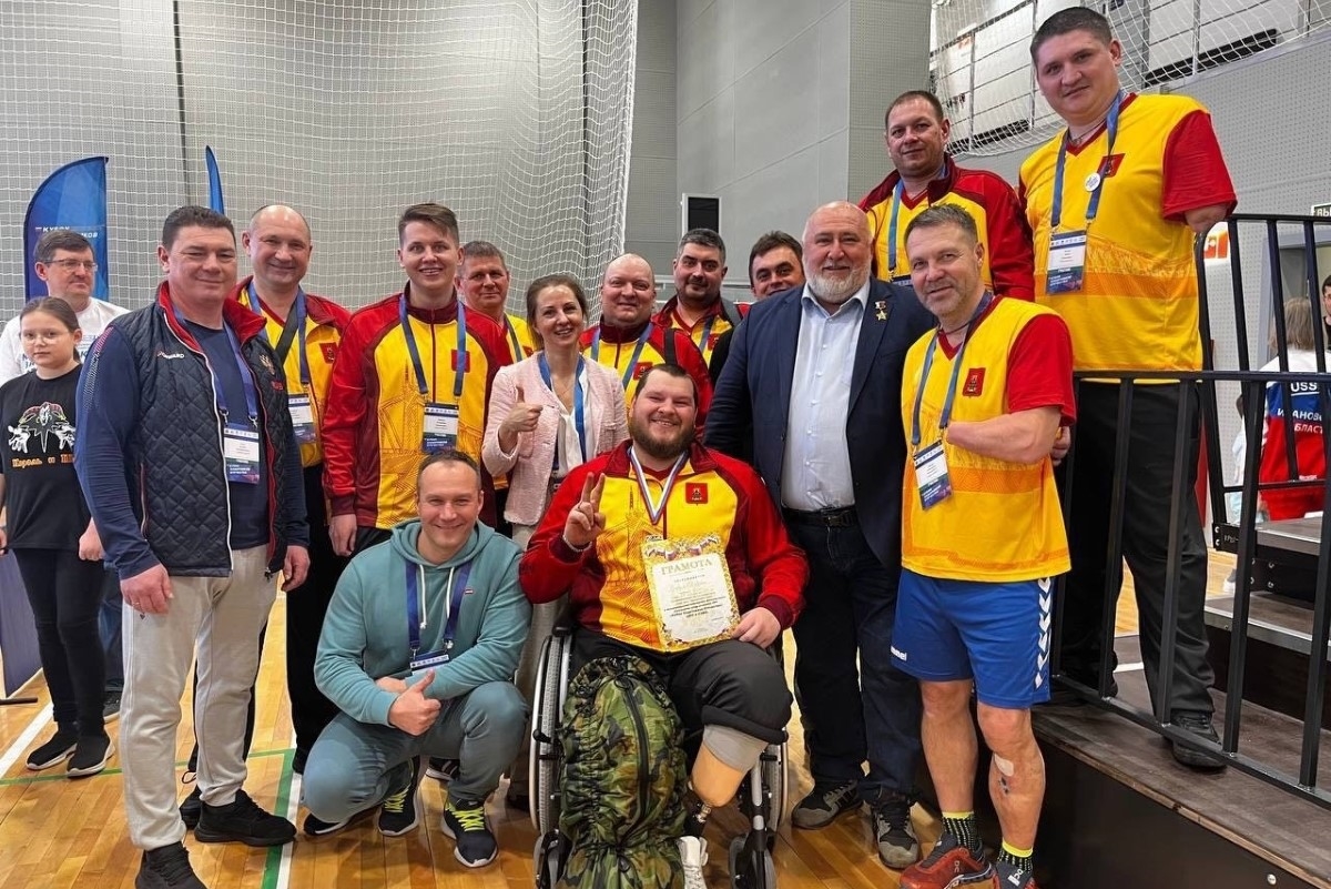 «Спорт мне дает мотивацию жить»: герой СВО после тяжелого ранения стал чемпионом по метанию ножа