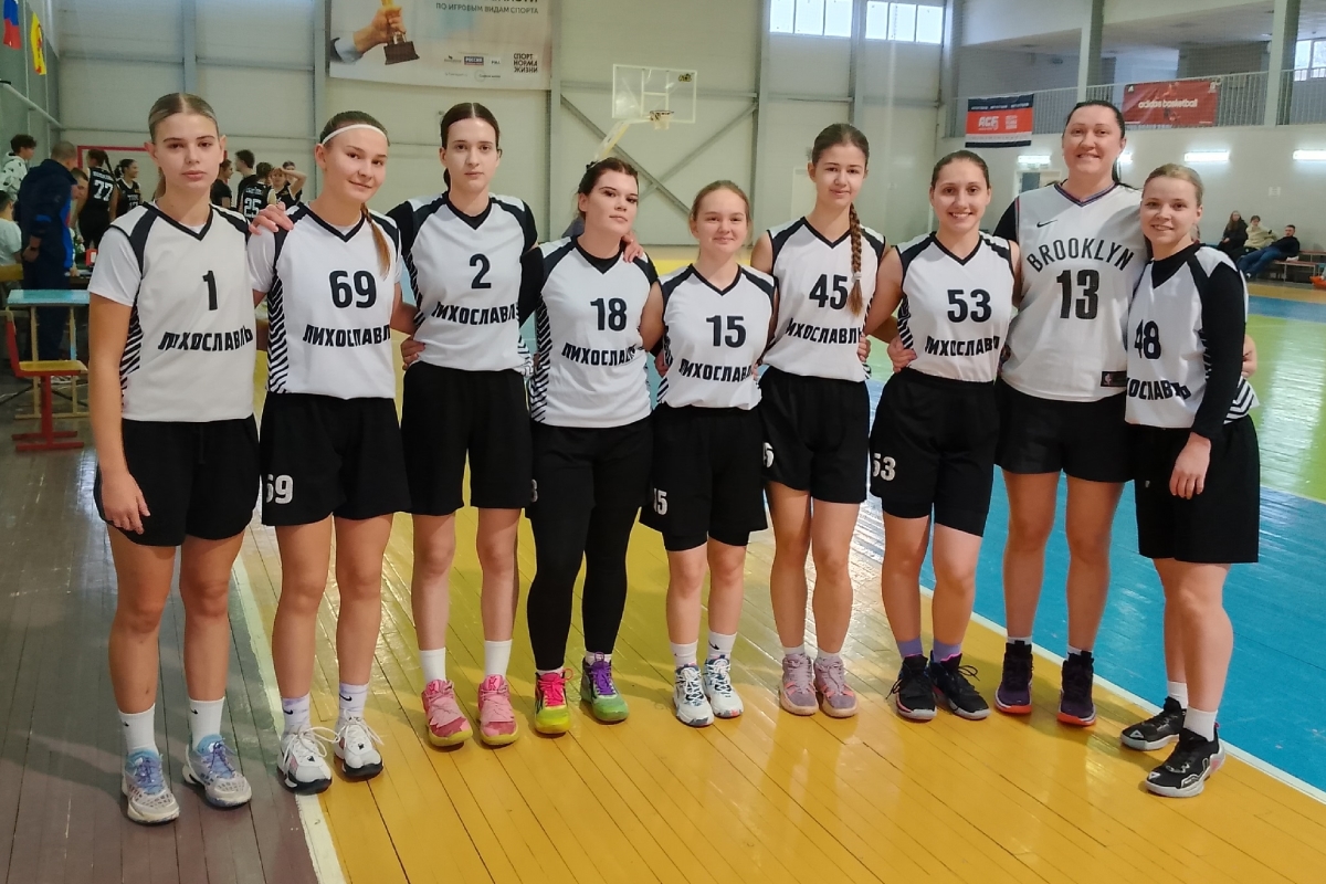 В Торжке состоялся юбилейный кубок по баскетболу памяти героя Сергея Козлова
