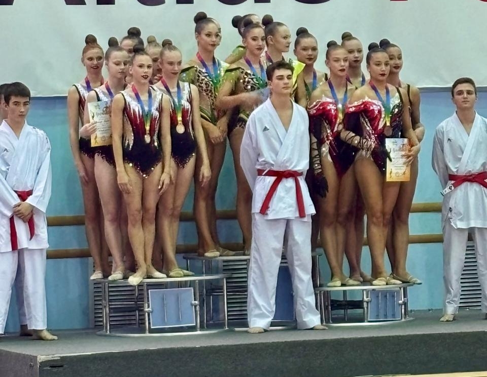 Тверские гимнастки добились серебряного триумфа на всероссийских соревнованиях