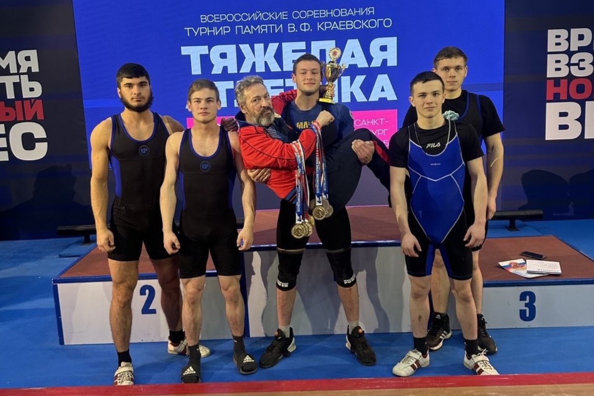 Юные штангисты Тверской области преподнесли сенсацию в Санкт-Петербурге