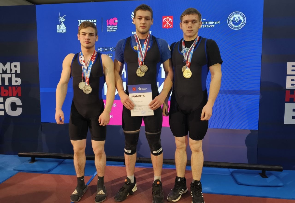 Юные штангисты Тверской области преподнесли сенсацию в Санкт-Петербурге