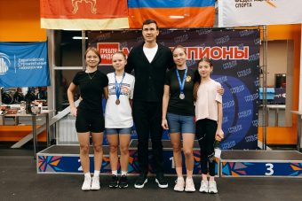 Олимпийский чемпион провел в Твери соревнования по гребле-индор