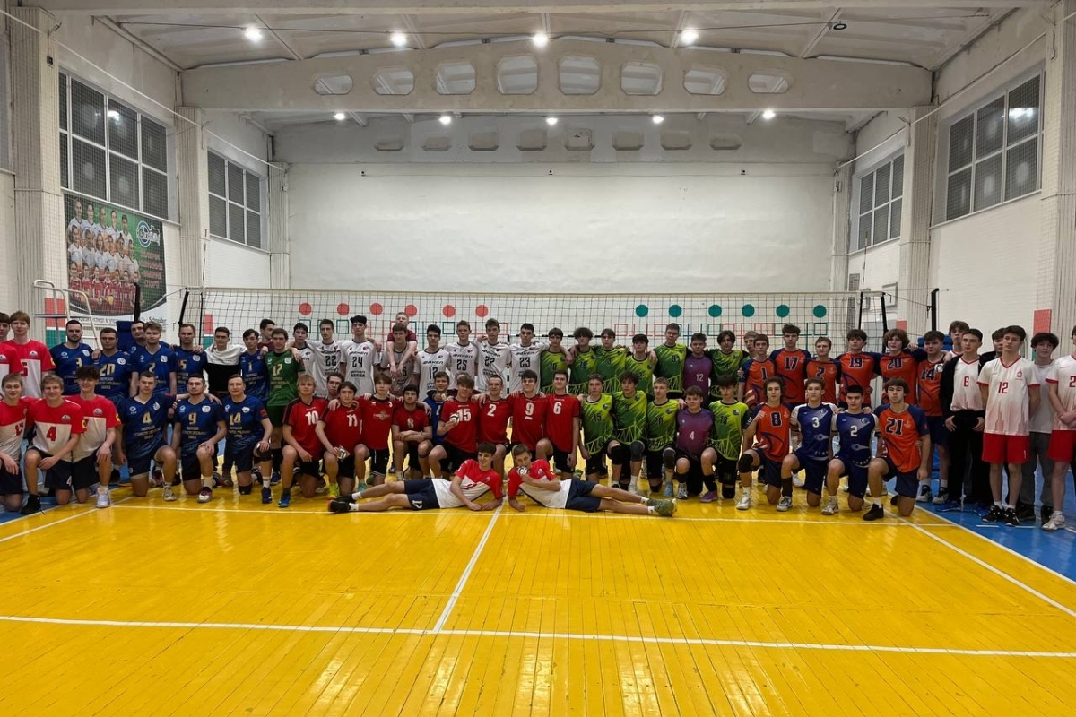 Волейболисты из пяти регионов разыграли награды «Золотой Твери»