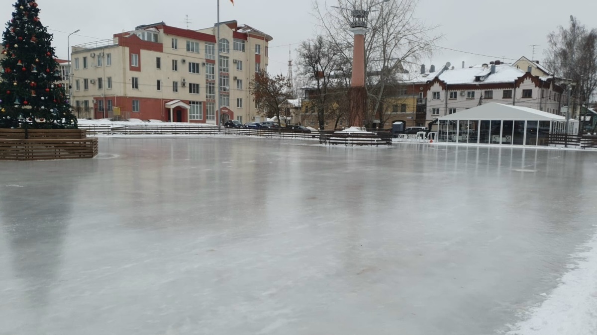 Где жителям Твери в новогодние праздники покататься на коньках и лыжах