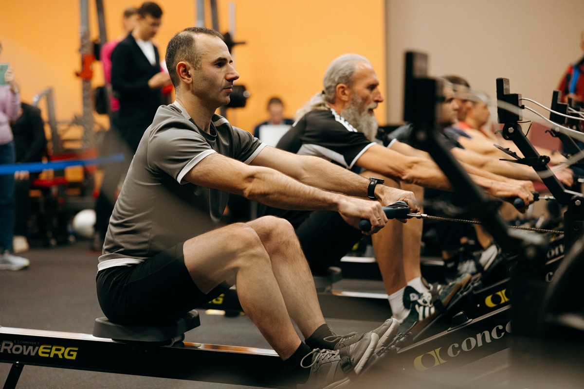 Олимпийский чемпион провел в Твери соревнования по гребле-индор