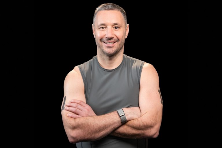 Илья Ковальчук зажег в премьерной серии шоу «Титаны. Битва сезонов»