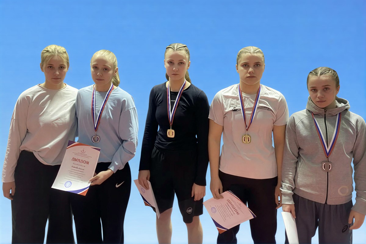 Девушки-борцы Тверской области собрали полный комплект наград первенства ЦФО