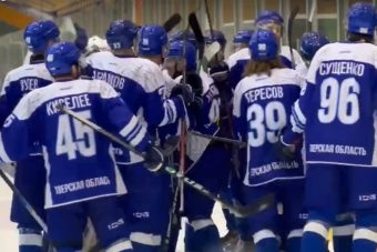 «Тверичи» в день 77-летия тверского хоккея одержали первую домашнюю победу в сезоне