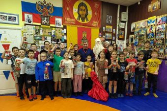 Юные борцы Тверской области передали рождественские подарки бойцам СВО