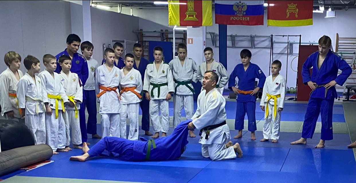 Профессор боевых искусств и высшей математики провел мастер-класс в Твери