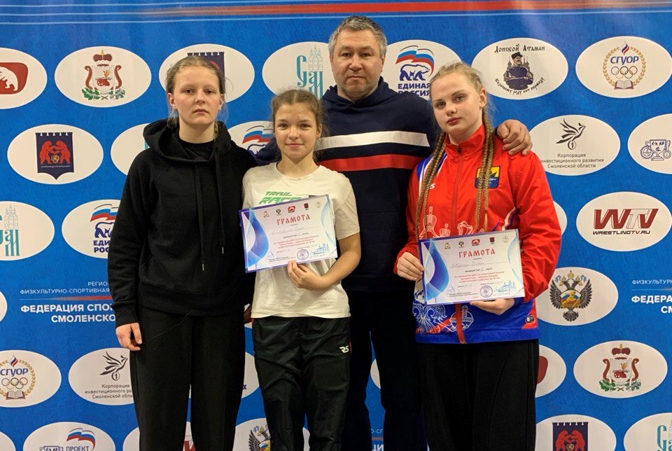 Девушки-борцы Тверской области поднялись на пьедестал первенства ЦФО