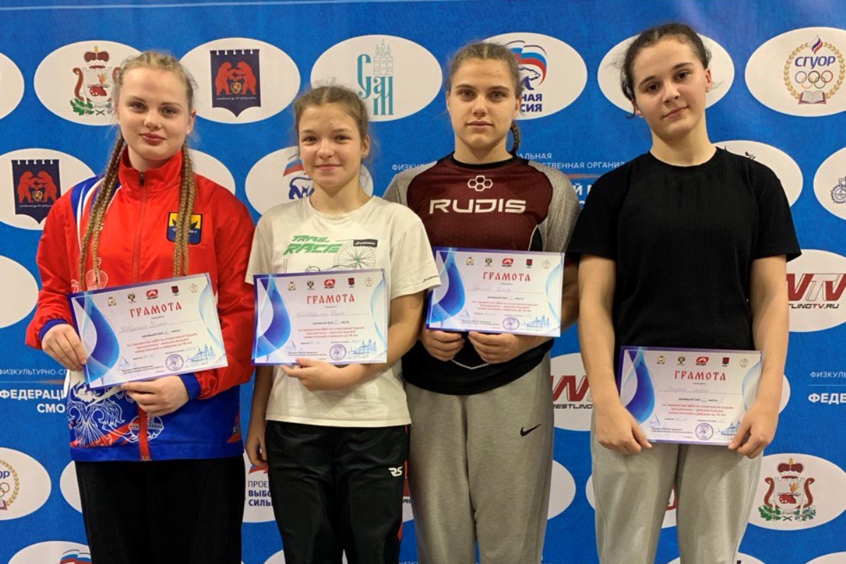Девушки-борцы Тверской области поднялись на пьедестал первенства ЦФО
