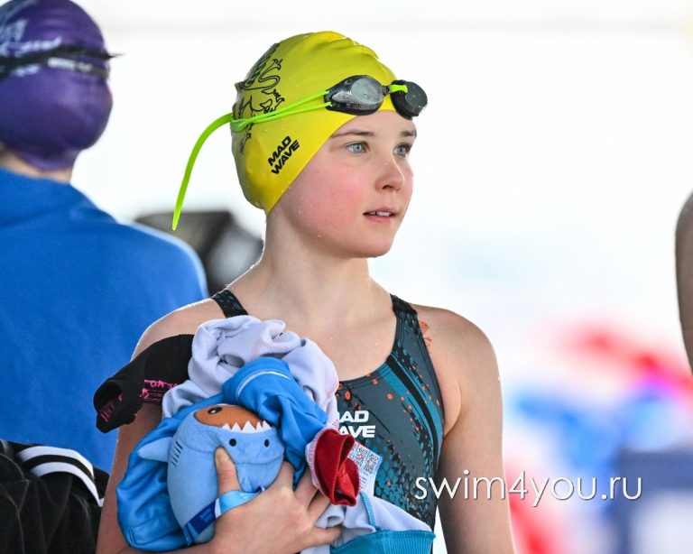 Тверская пловчиха в кокошнике стала MVP Всероссийской матчевой встречи