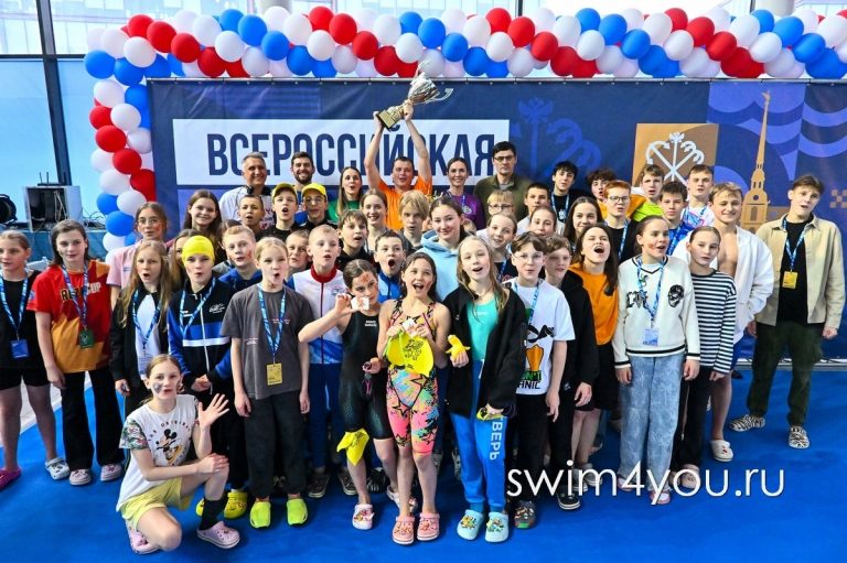 Тверская пловчиха в кокошнике стала MVP Всероссийской матчевой встречи Тверская пловчиха в кокошнике стала MVP Всероссийской матчевой встречи