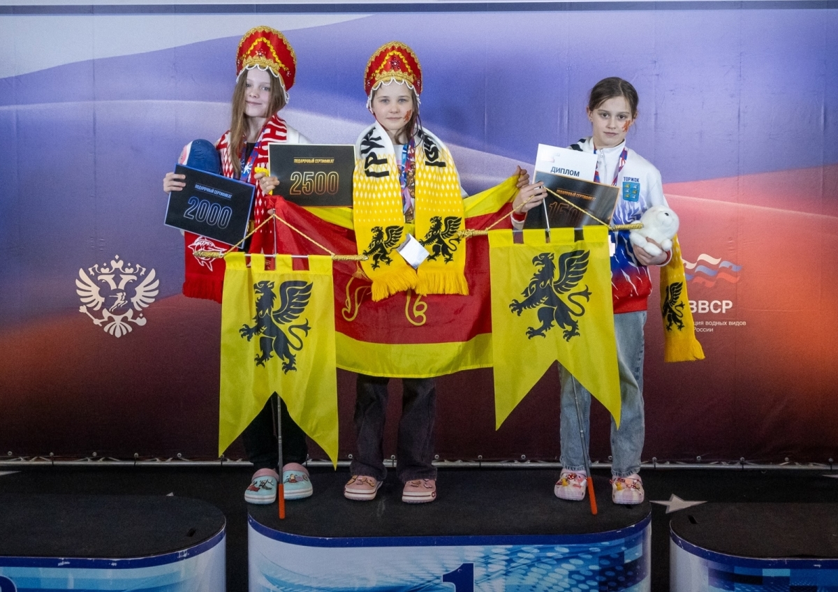 Тверская пловчиха в кокошнике стала MVP Всероссийской матчевой встречи