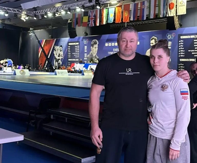 Девушка-борец из Тверской области успешно дебютировала на «Мемориале Медведя»